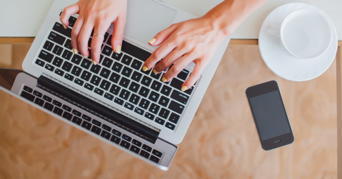Wie man eine E-Mail schreibt: die Bestandteile eines überzeugenden Briefes